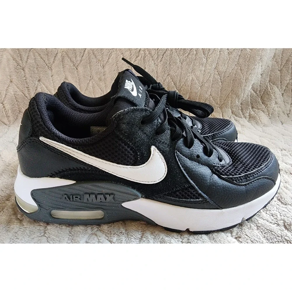 Nike Air Max Excee Black White Athletic Sneakers Womens 7 CD5432-003